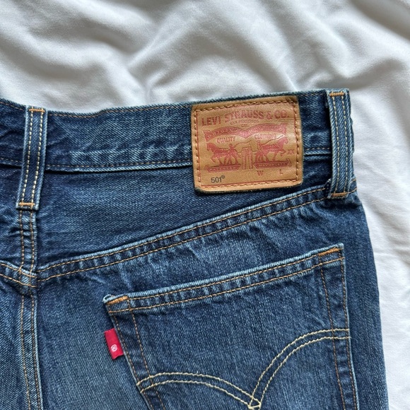 Levi's 501 dark wash jean short - Picture 1 of 5